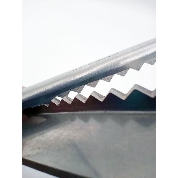 Fiskars Pinking Shears Scissors Orange Handle Stainless Steel Blade USA - Picture 9 of 10